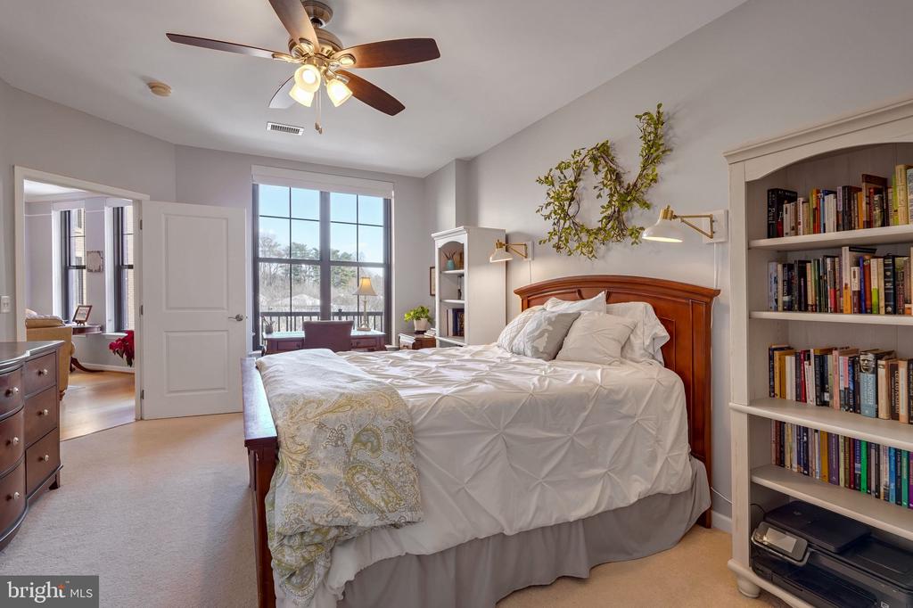 444 W Broad St #522