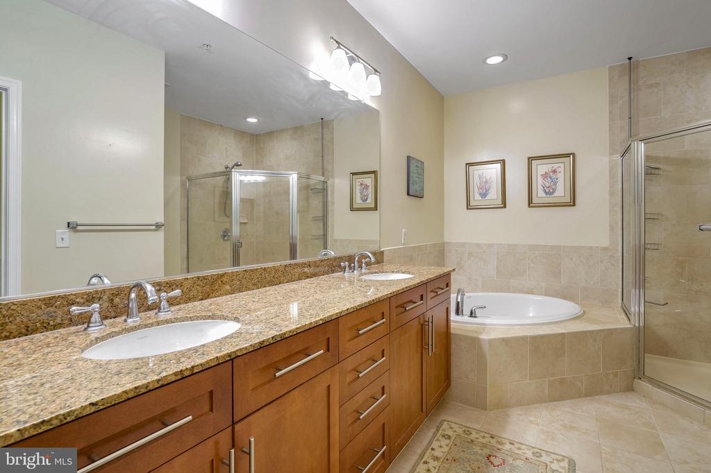444 W Broad St #522