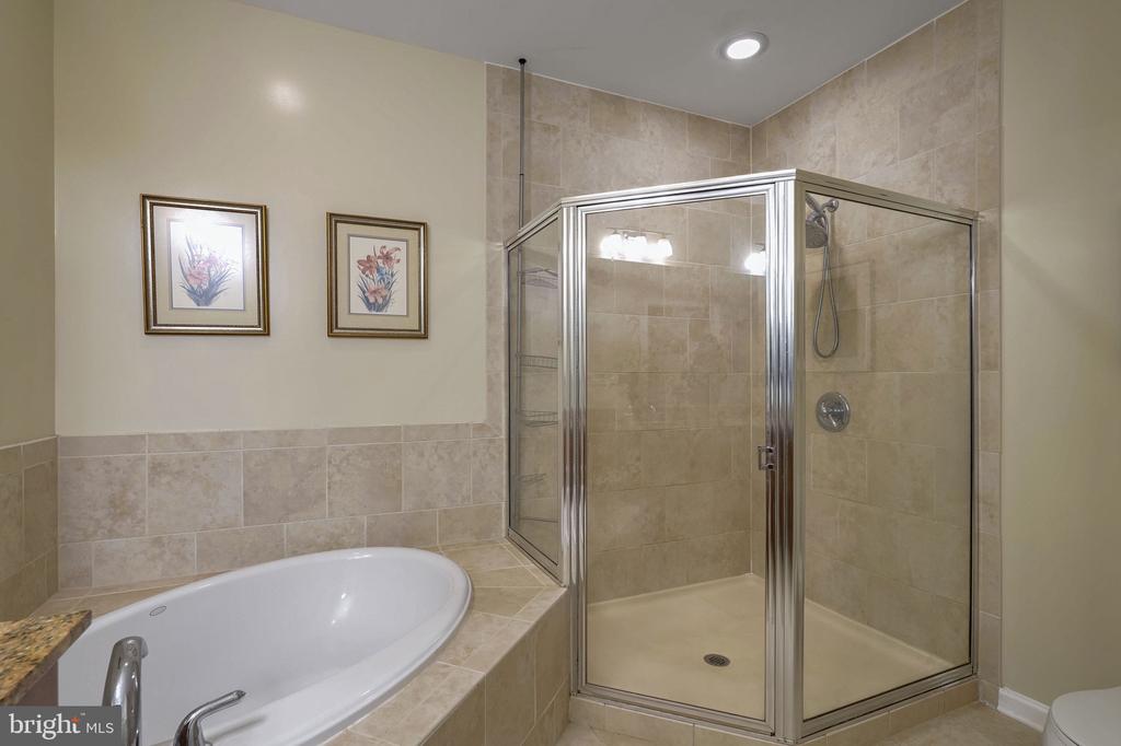 444 W Broad St #522