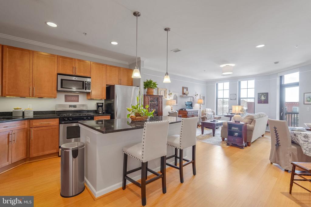 444 W Broad St #522