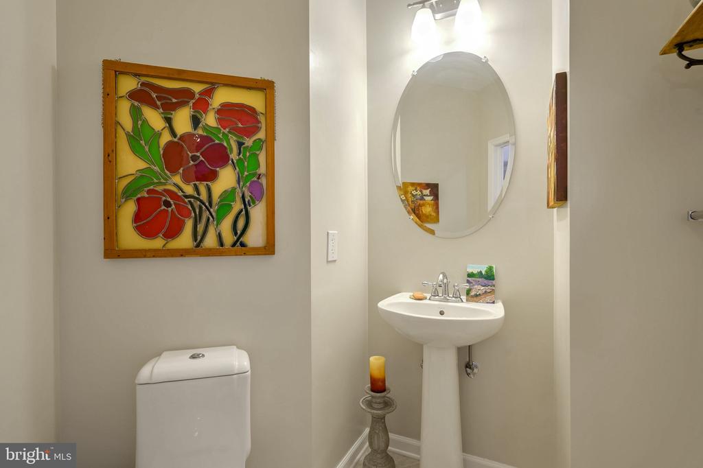 444 W Broad St #522