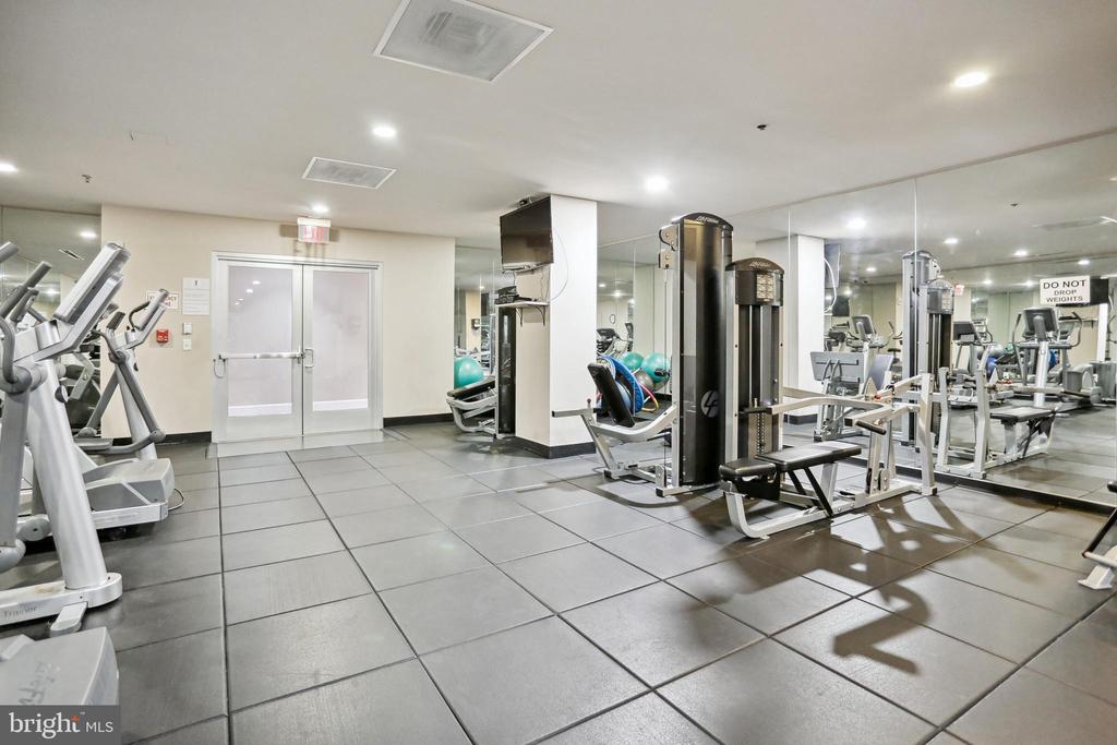444 W Broad St #522