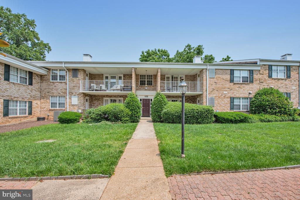 1132 S Washington St S #203