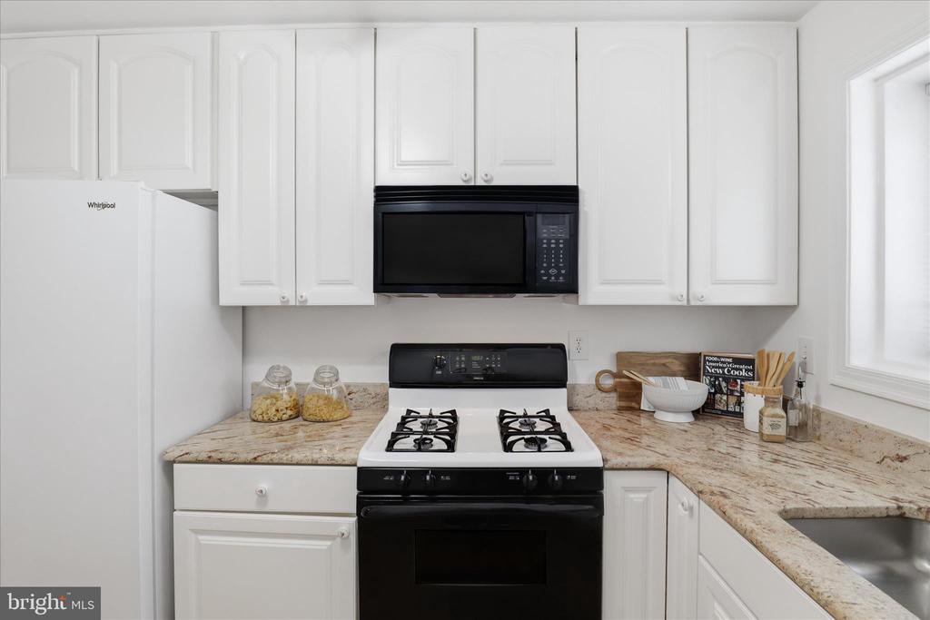 200 N MAPLE AVENUE 212