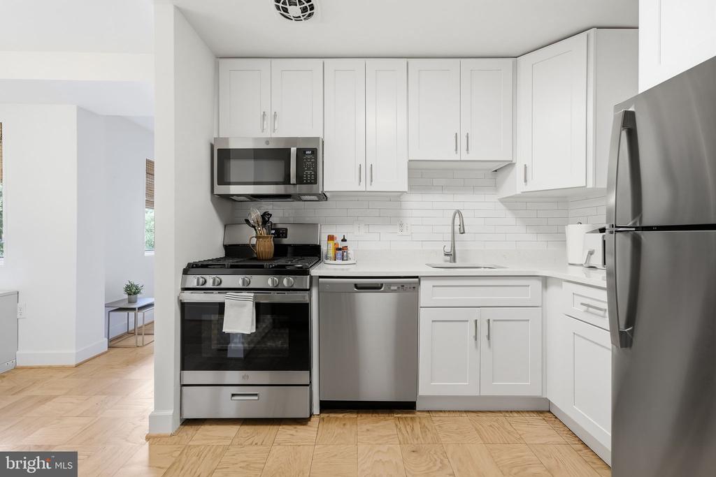 200 N MAPLE AVENUE Unit: 500