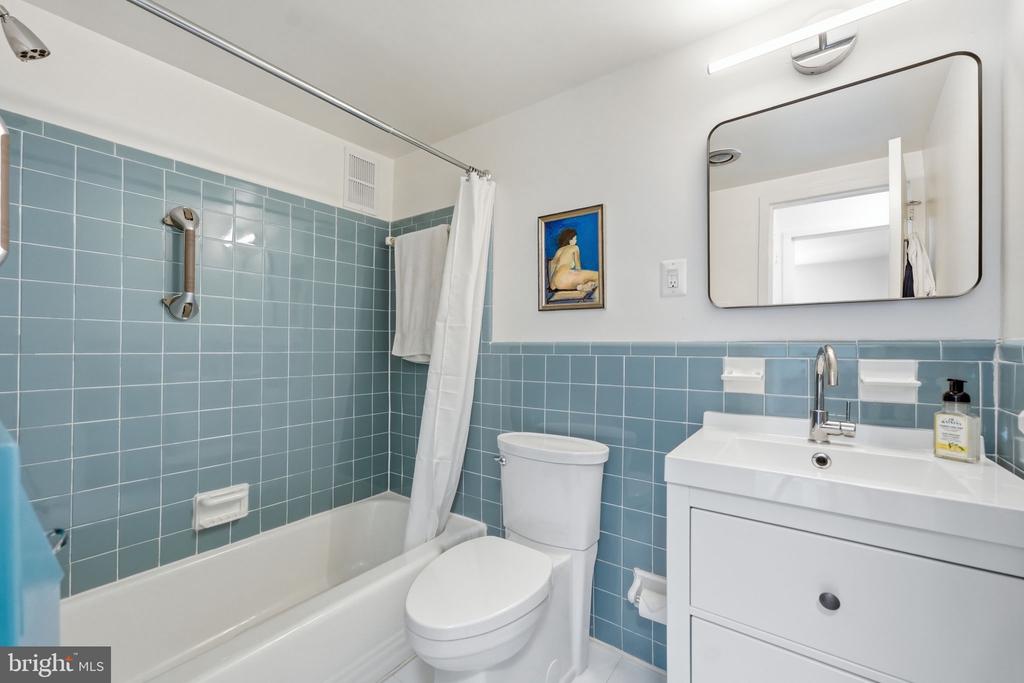 200 N MAPLE AVENUE Unit: 500