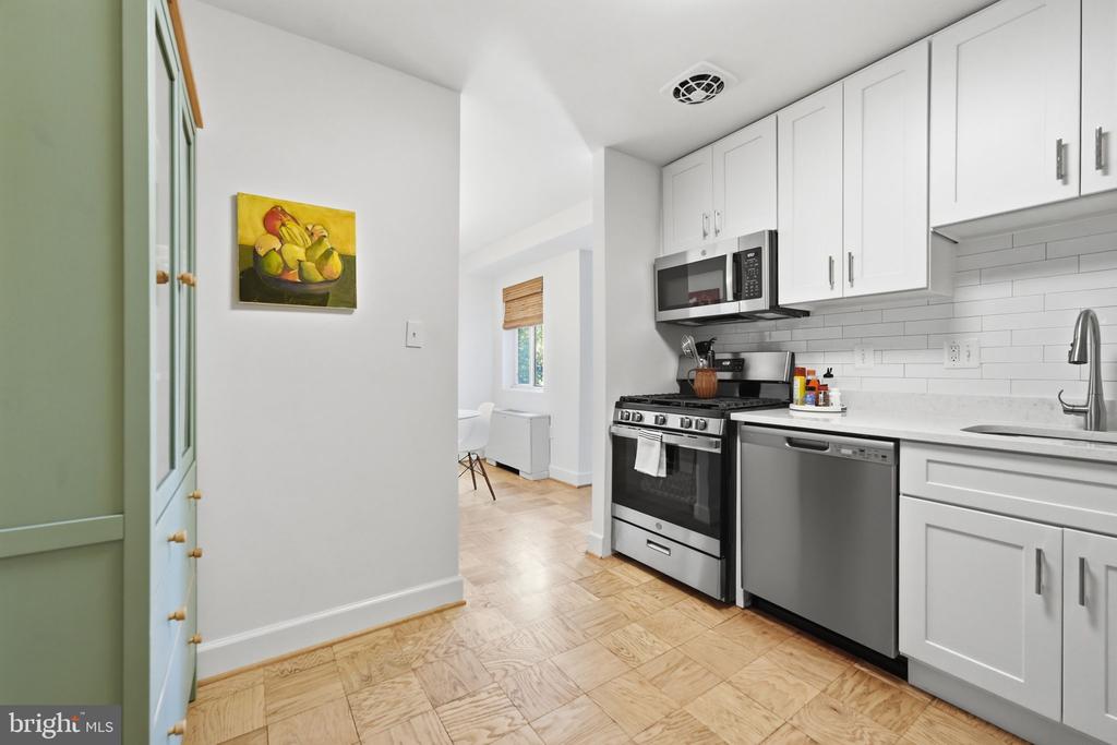 200 N MAPLE AVENUE Unit: 500