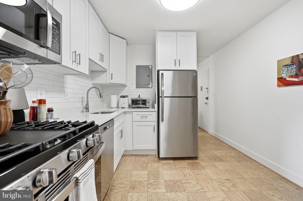 200 N MAPLE AVENUE Unit: 500