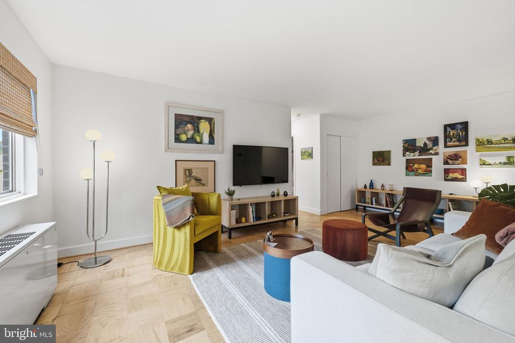 200 N MAPLE AVENUE Unit: 500