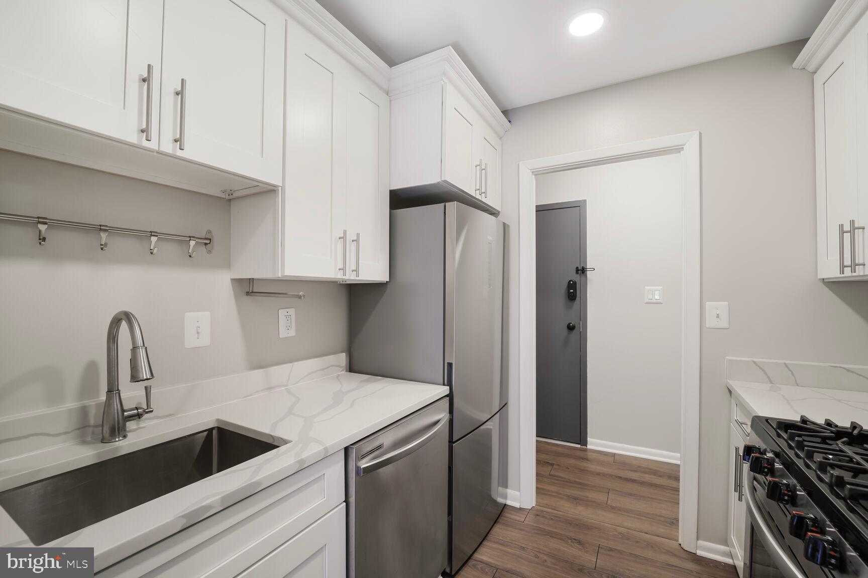 3860 LYNDHURST DRIVE 202