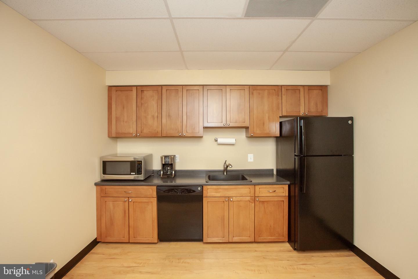 7115 Leesburg Pike #304-306