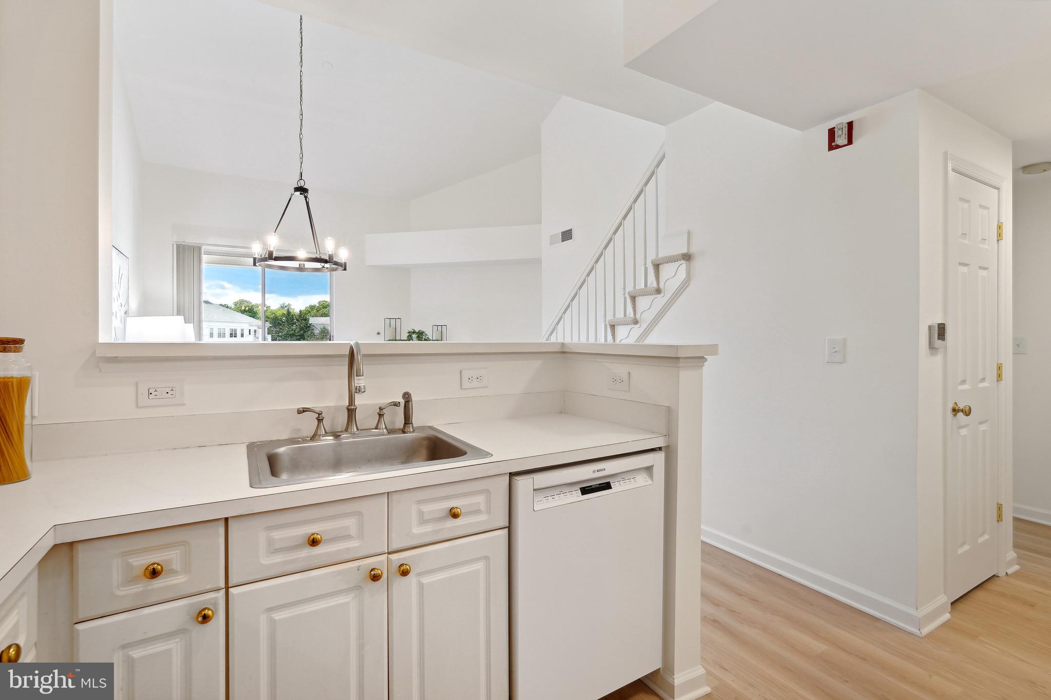 1645 International Dr #421