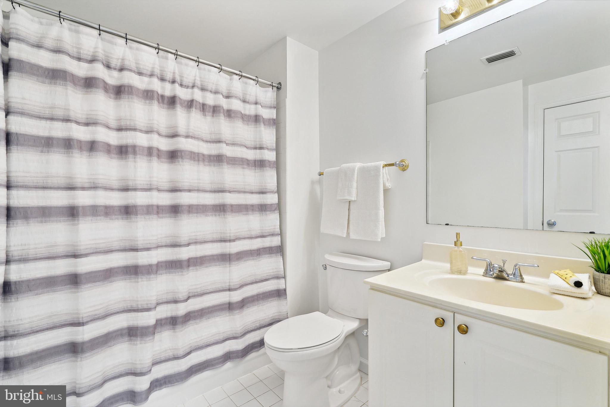 1645 International Dr #421