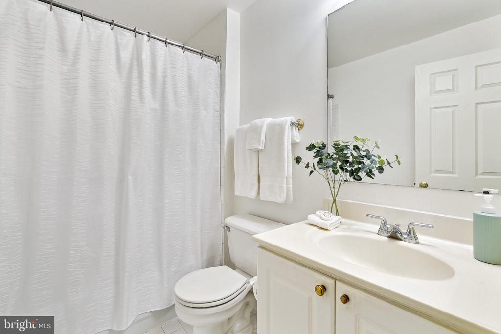 1645 International Dr #421