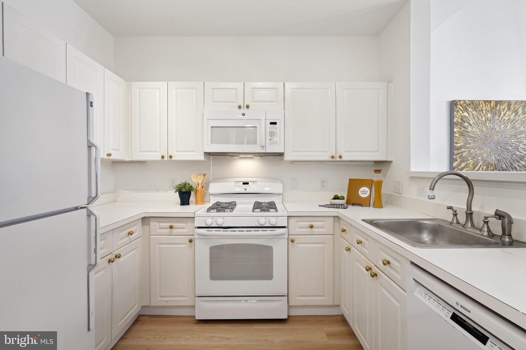 1645 International Dr #421