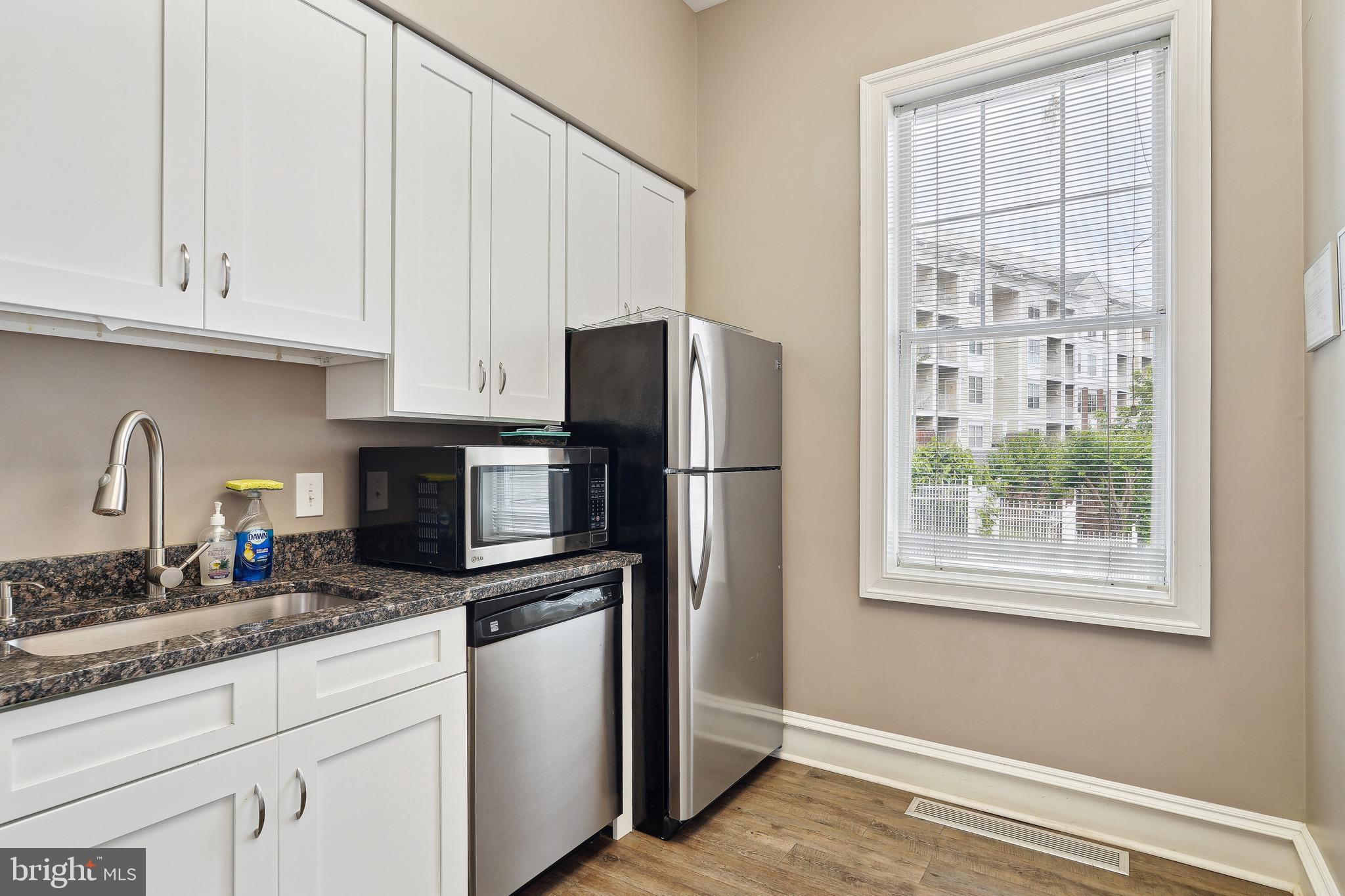 1645 International Dr #421