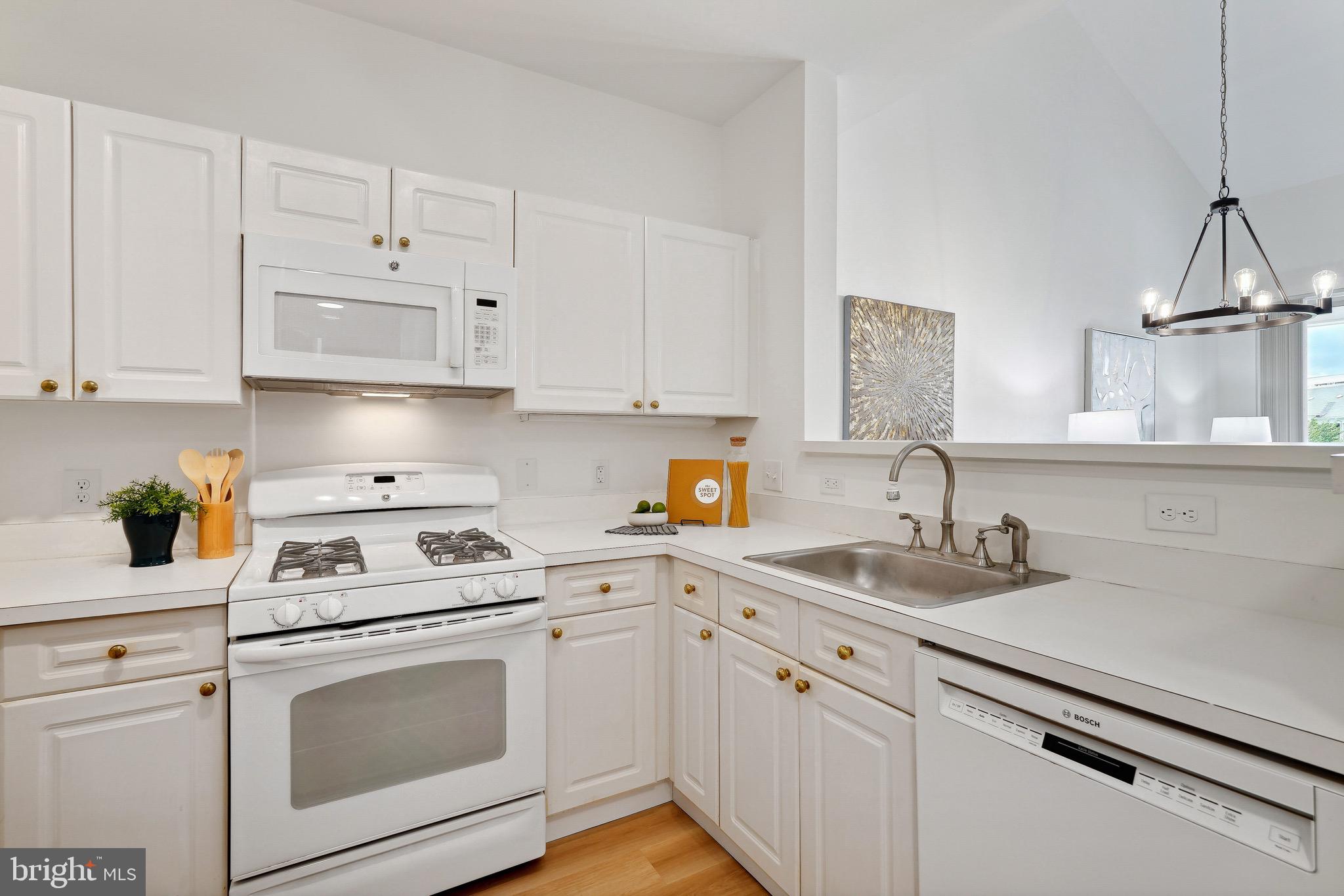 1645 International Dr #421