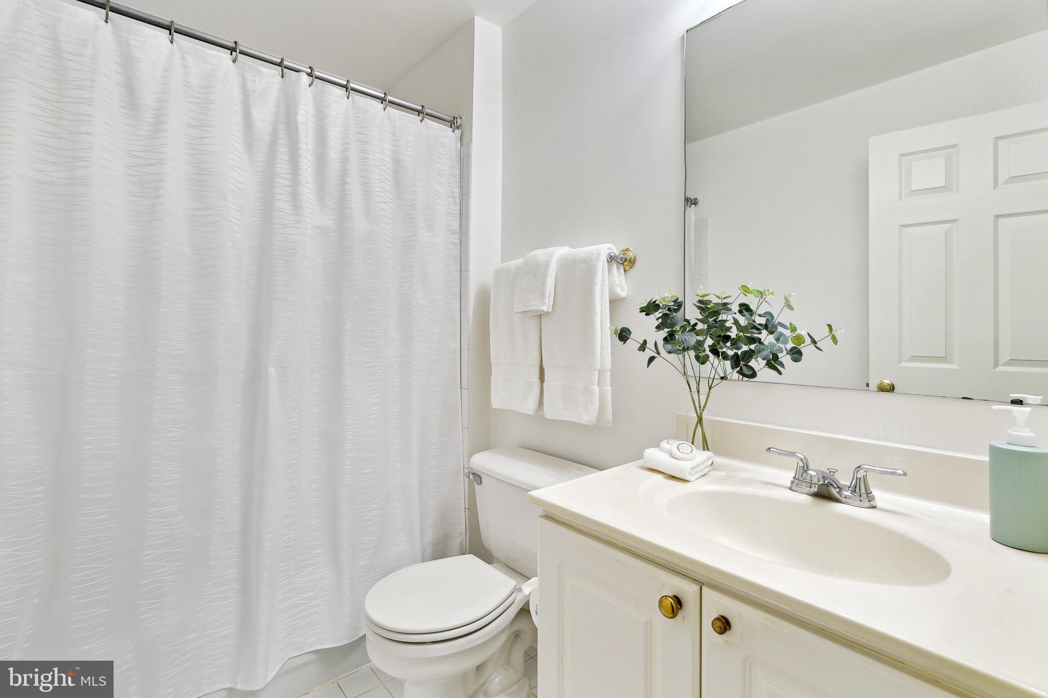 1645 International Dr #421