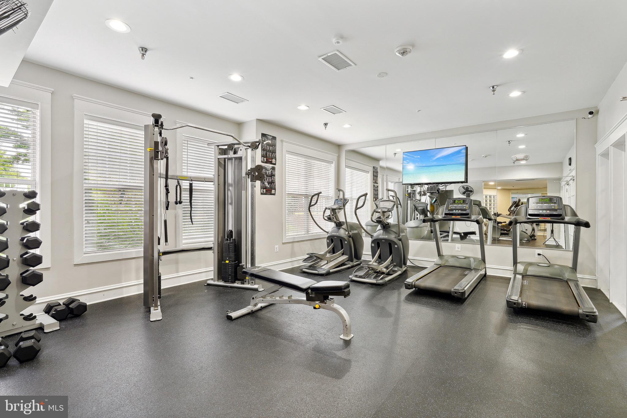 1645 International Dr #421