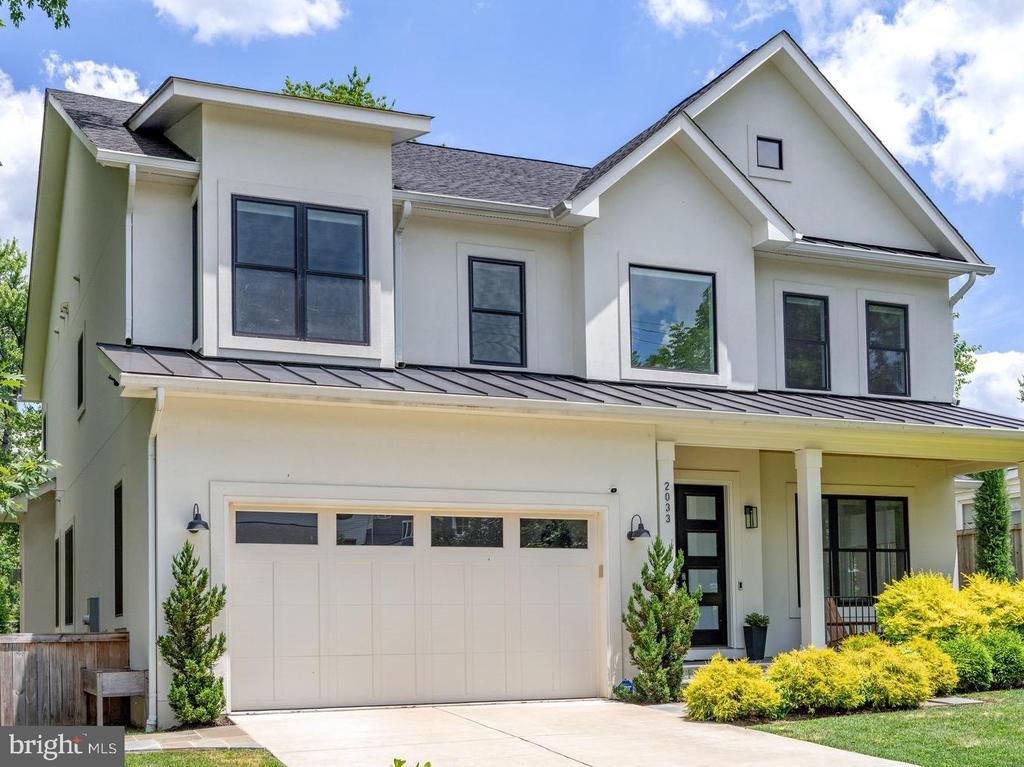 2033 Griffith Rd
