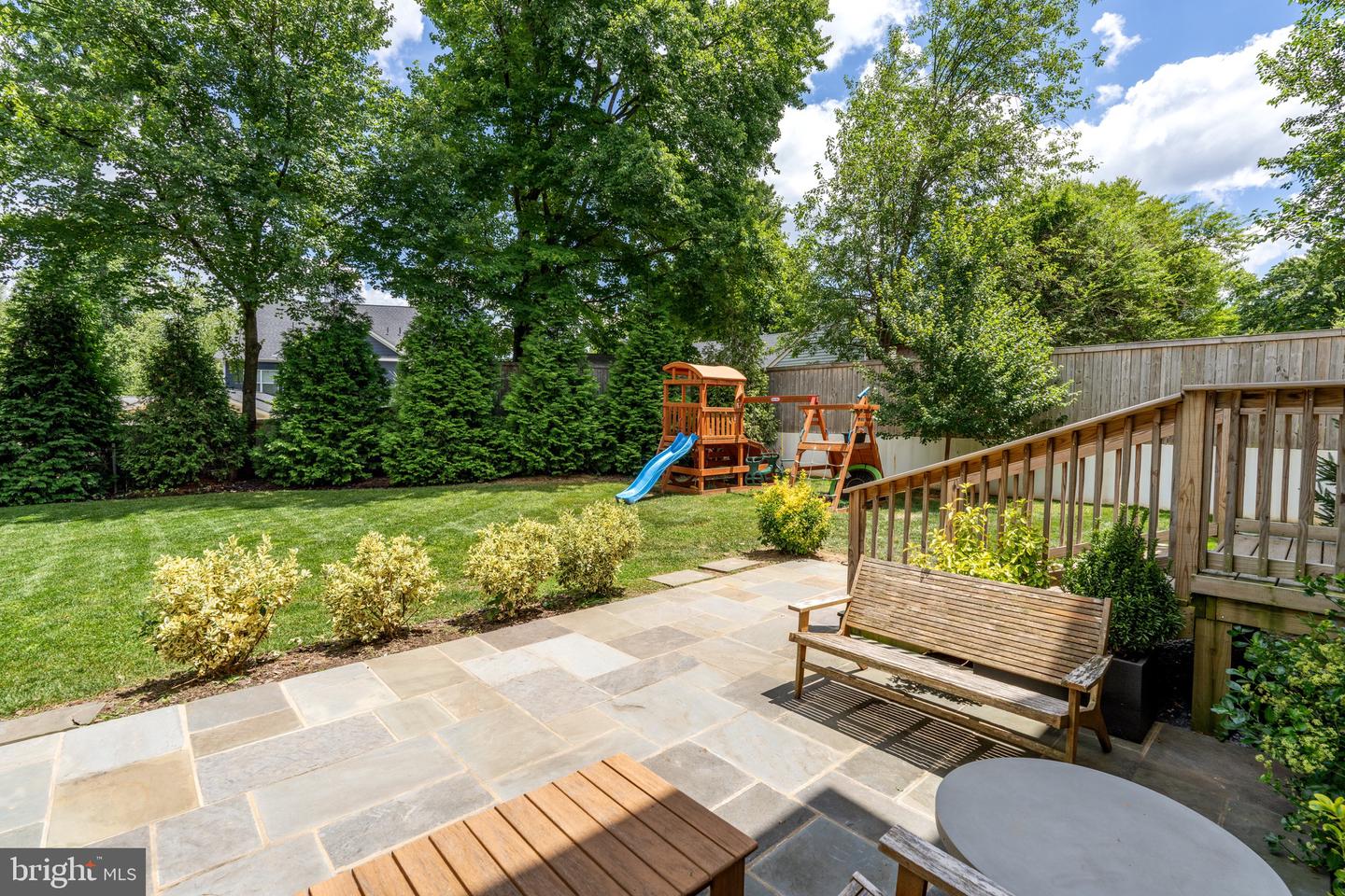2033 Griffith Rd