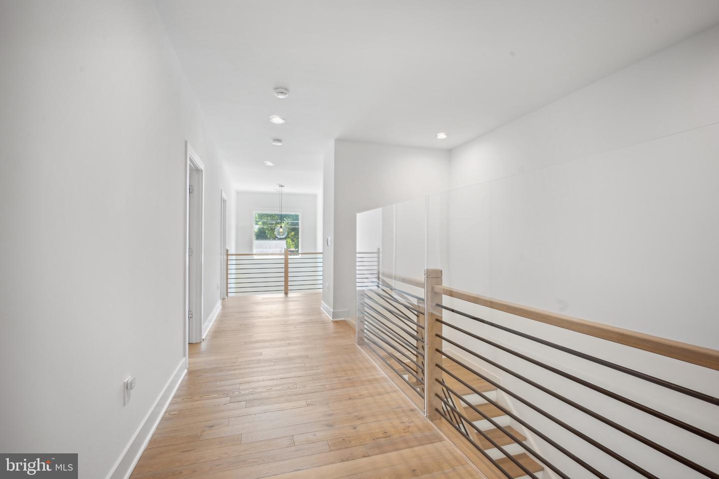 2033 Griffith Rd