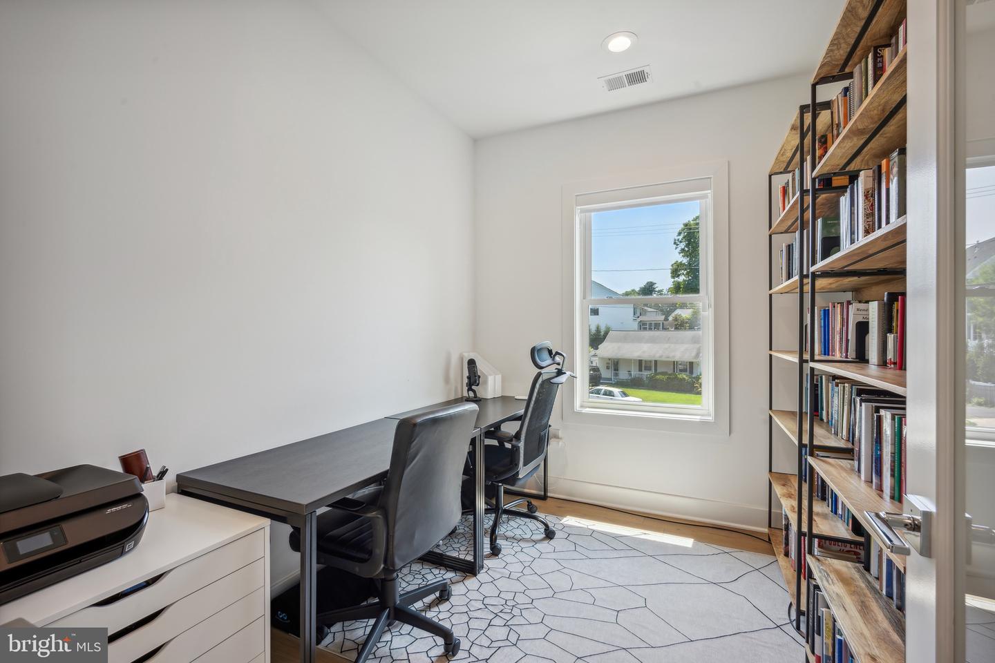 2033 Griffith Rd