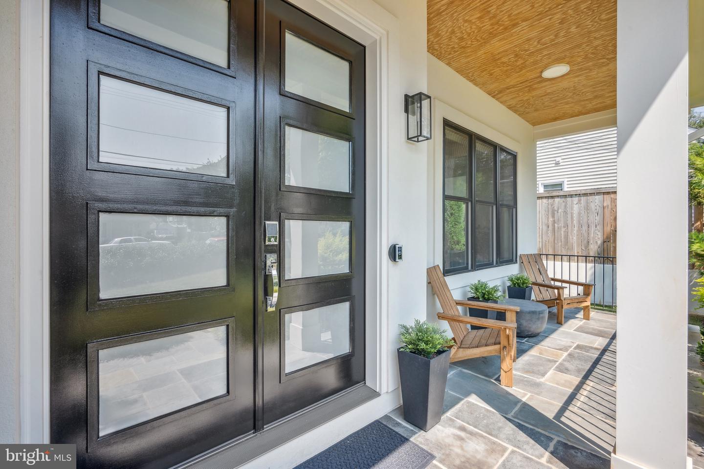 2033 Griffith Rd