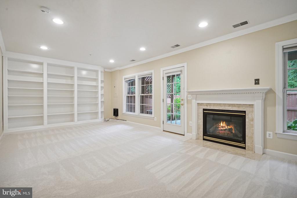 4080 Walnut Cove Cir