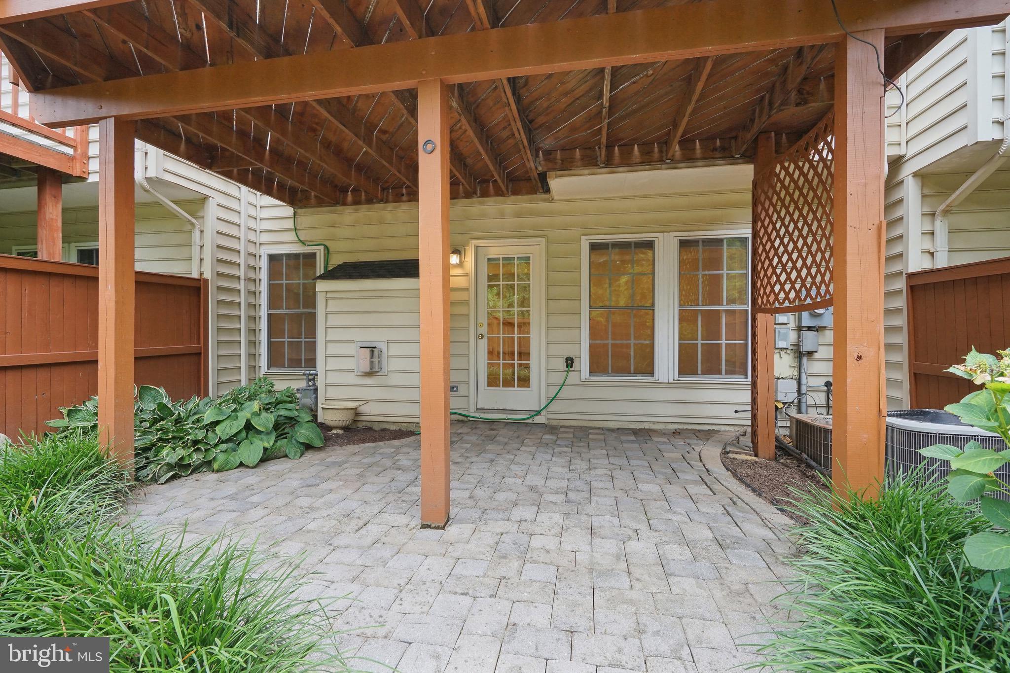 4080 Walnut Cove Cir