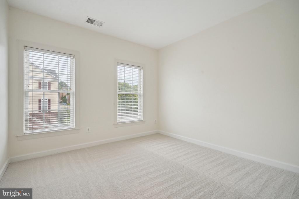4080 Walnut Cove Cir