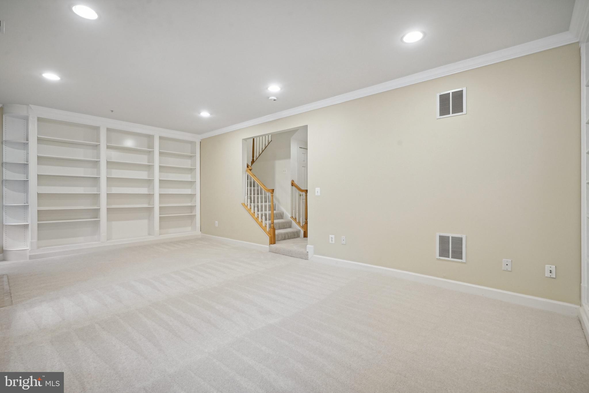 4080 Walnut Cove Cir