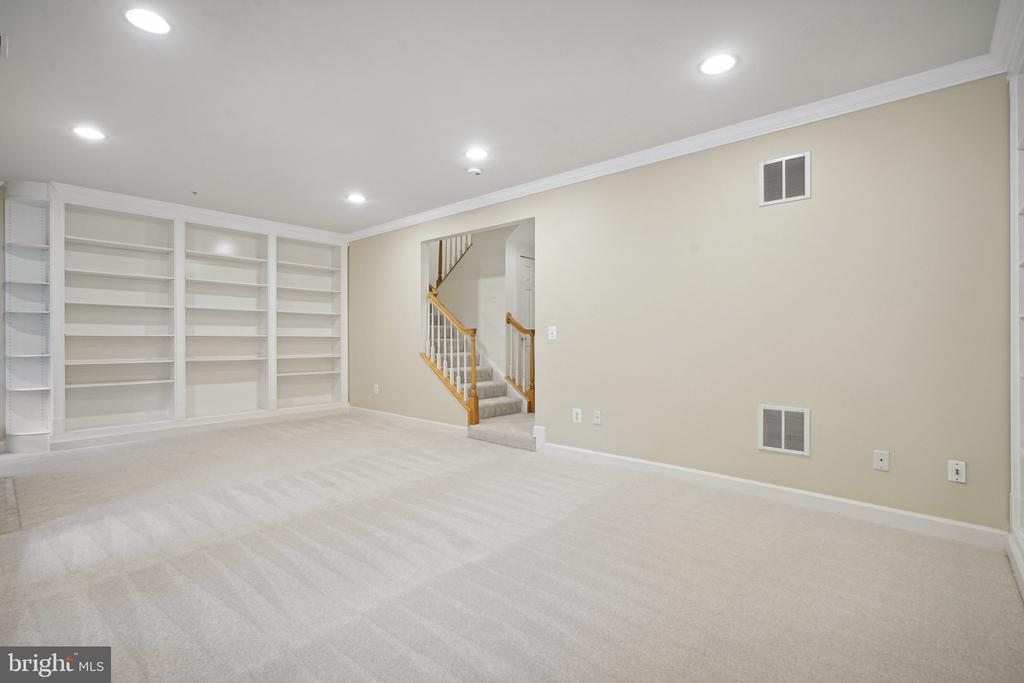 4080 Walnut Cove Cir