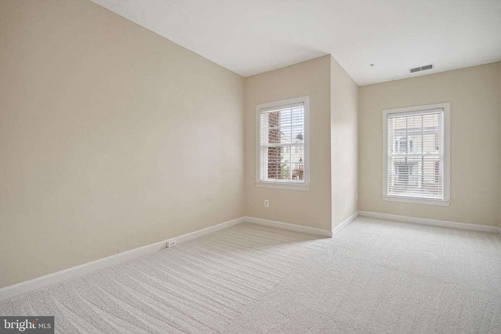 4080 Walnut Cove Cir