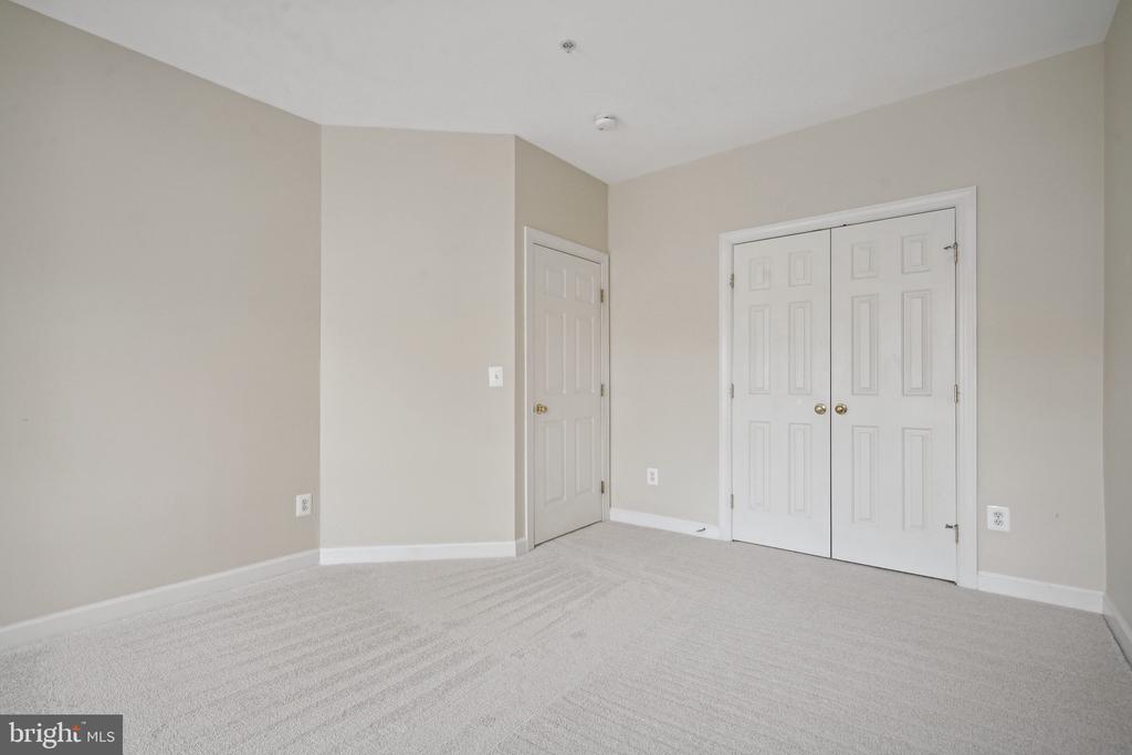 4080 Walnut Cove Cir