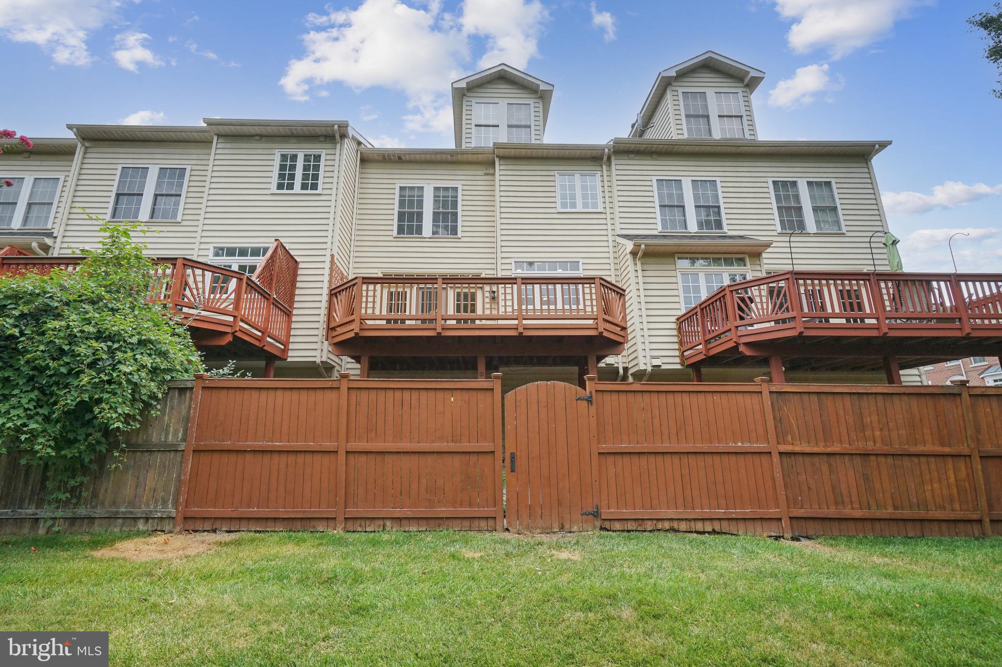 4080 Walnut Cove Cir