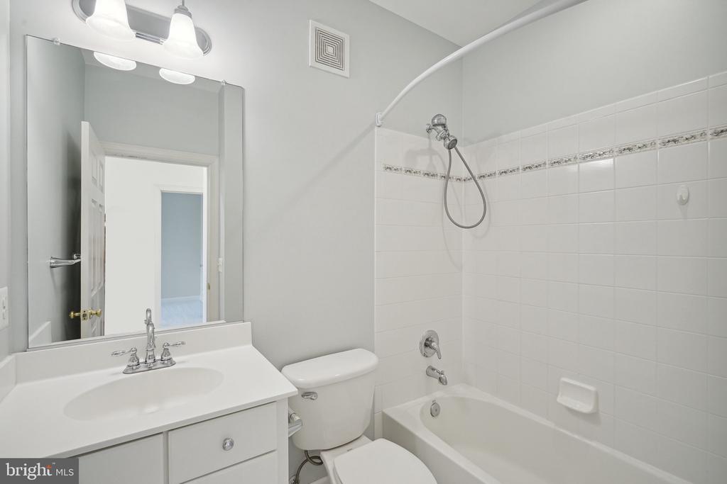 4080 Walnut Cove Cir