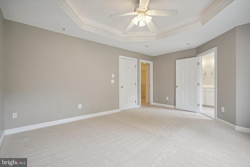 4080 Walnut Cove Cir