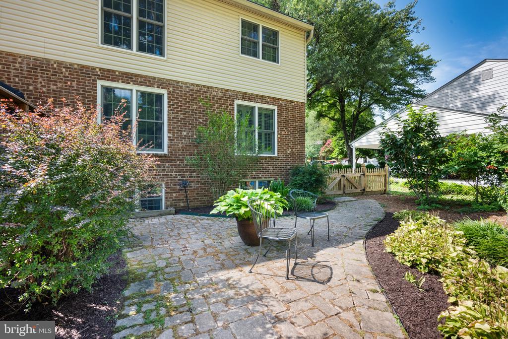 1002 Pruitt Ct SW