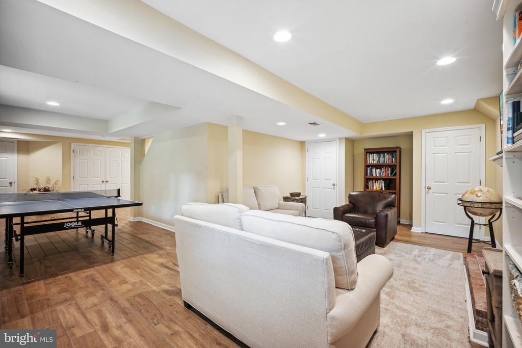 1002 Pruitt Ct SW