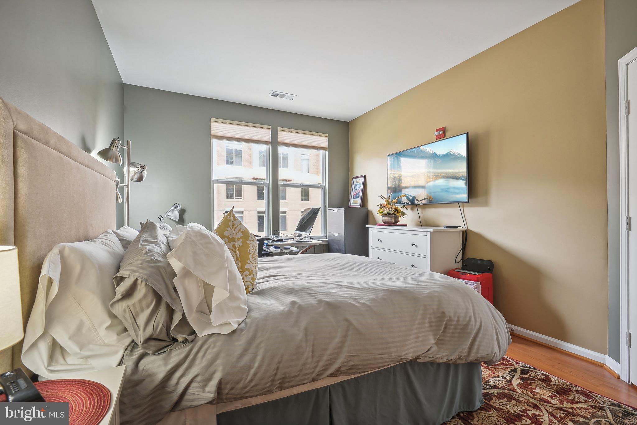 12000 Market St #254