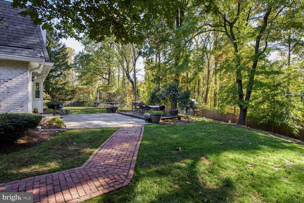 6615 Weatheford Ct