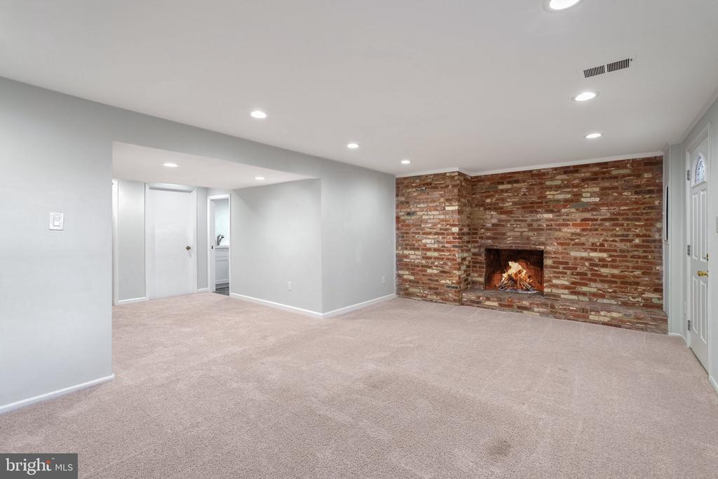 3384 Ardley Ct