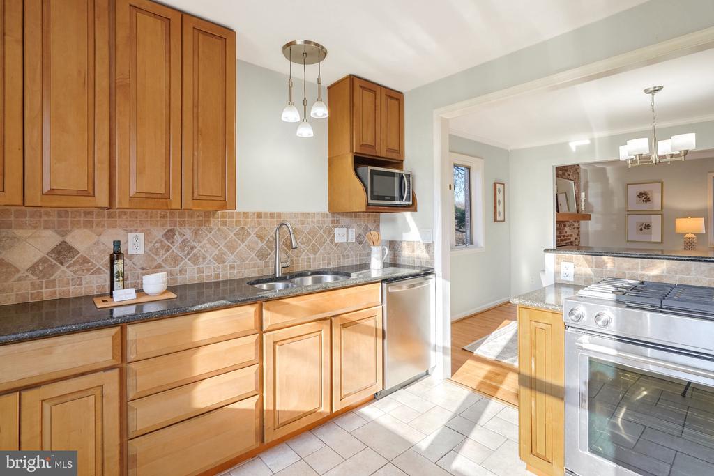3384 Ardley Ct