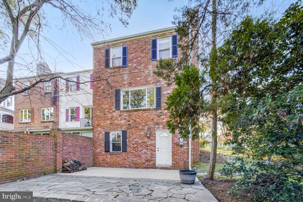 3384 Ardley Ct