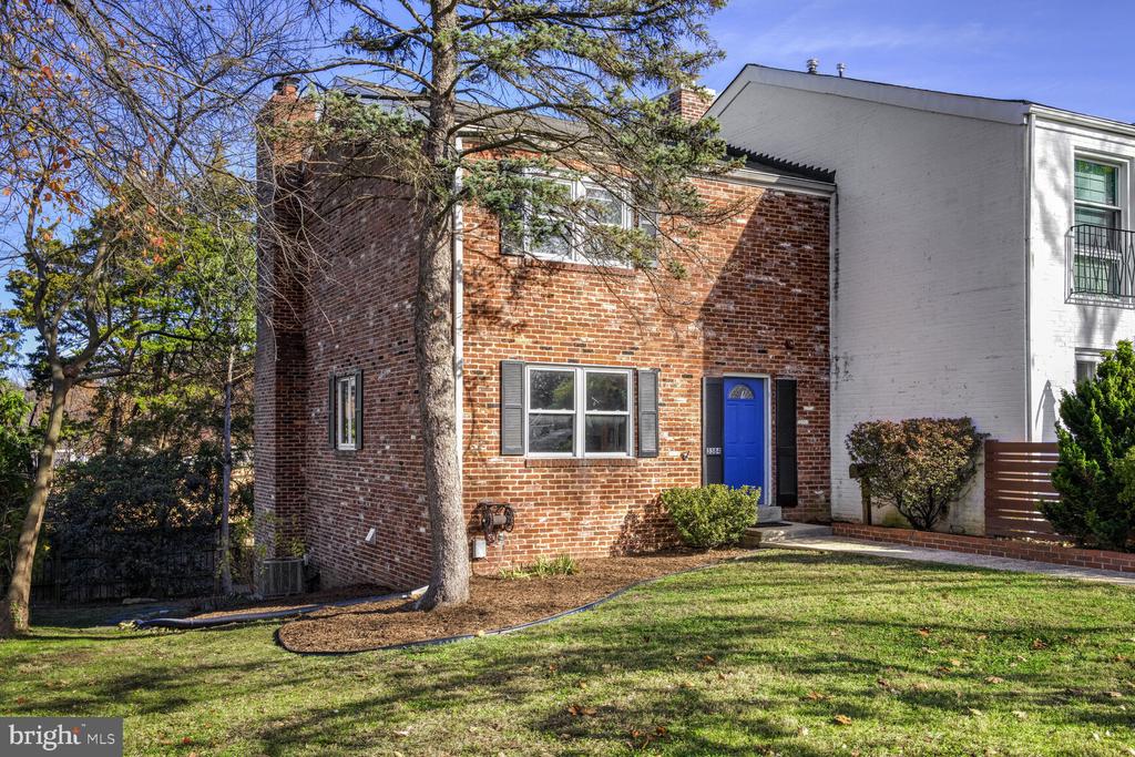 3384 Ardley Ct