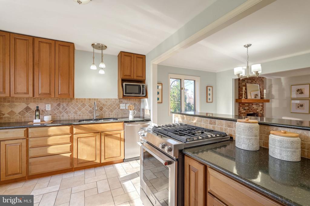 3384 Ardley Ct