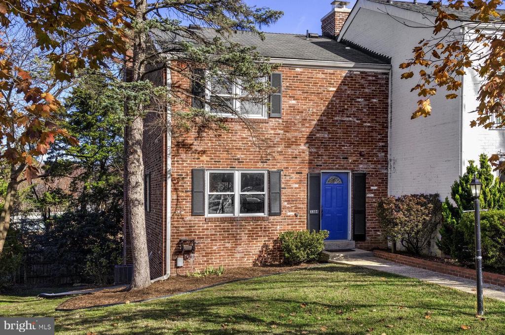 3384 Ardley Ct