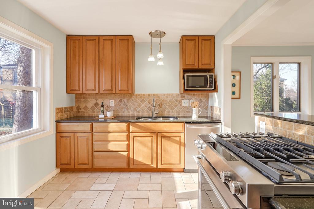 3384 Ardley Ct