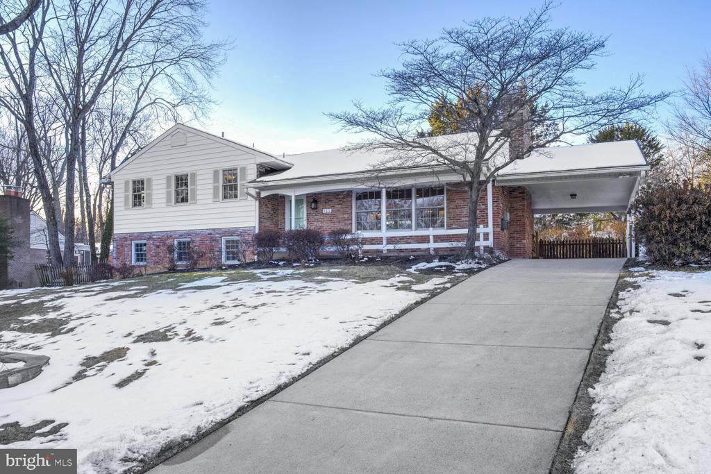 2432 Caron Ln